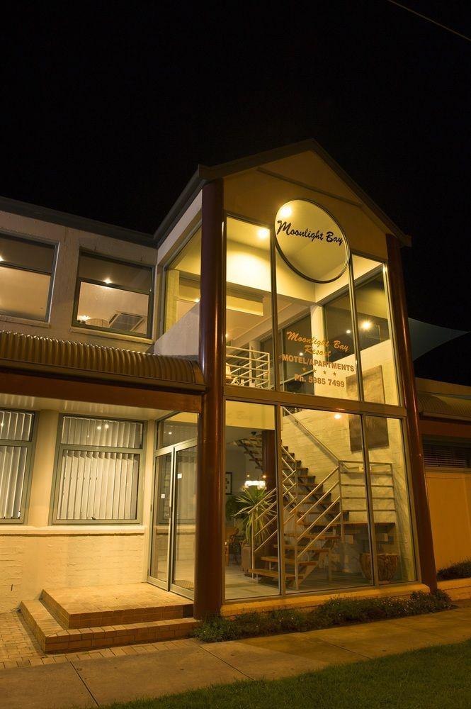Moonlight Bay Apartments Rye Eksteriør billede