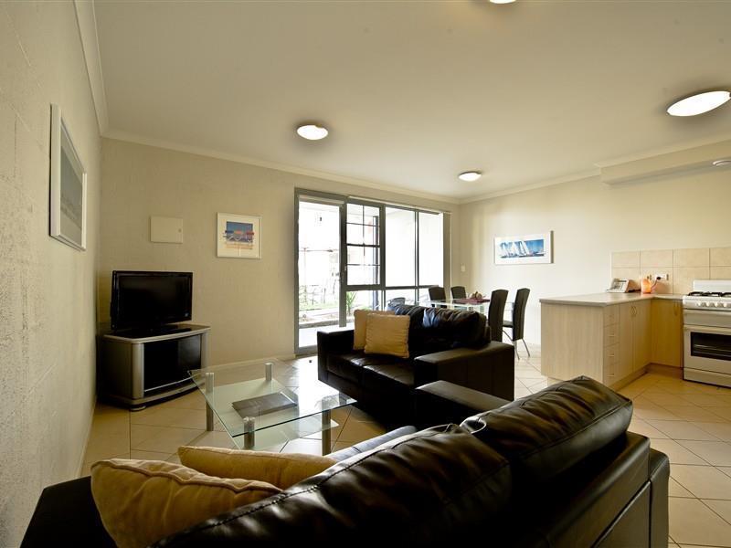 Moonlight Bay Apartments Rye Eksteriør billede