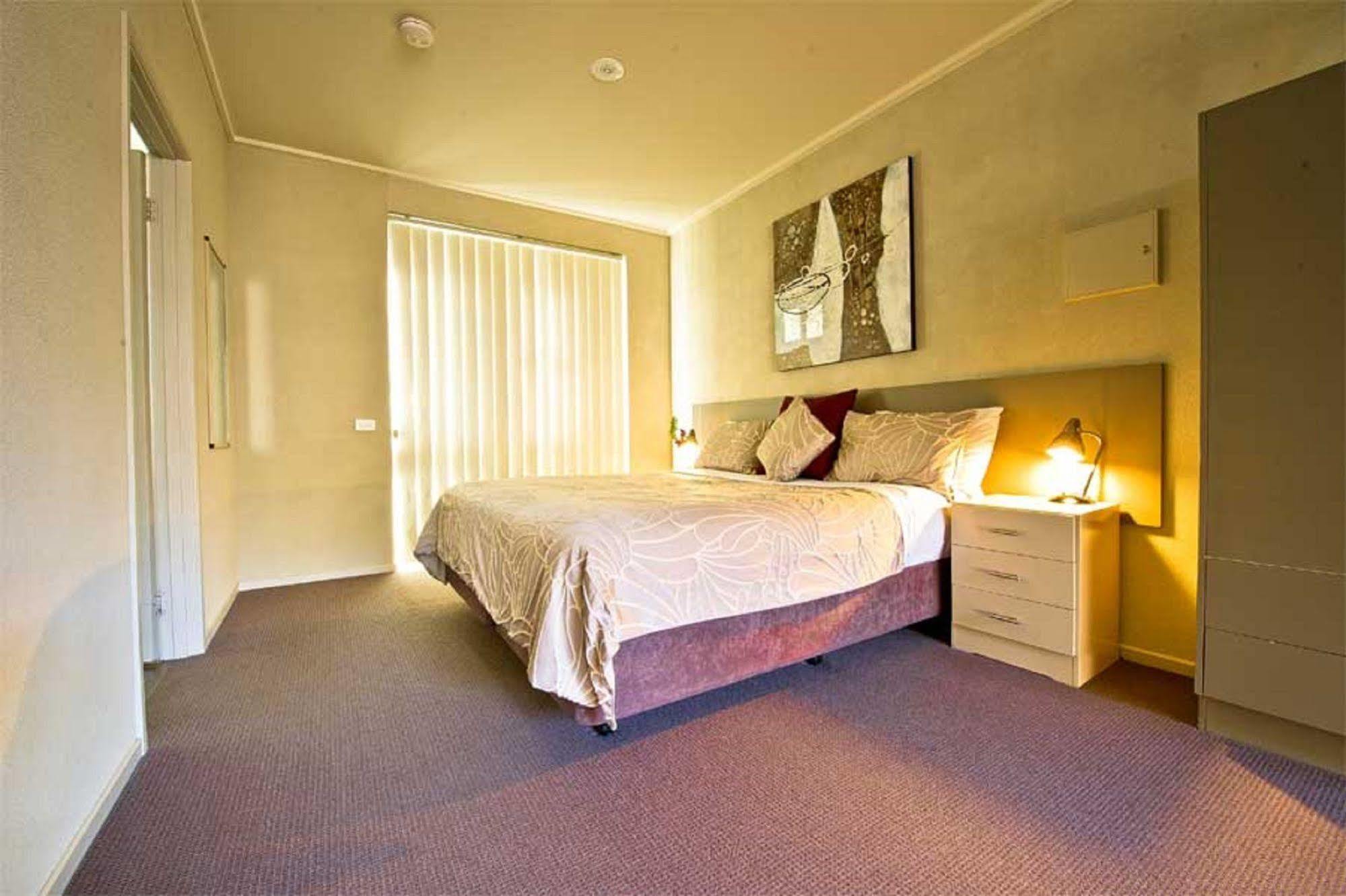 Moonlight Bay Apartments Rye Eksteriør billede