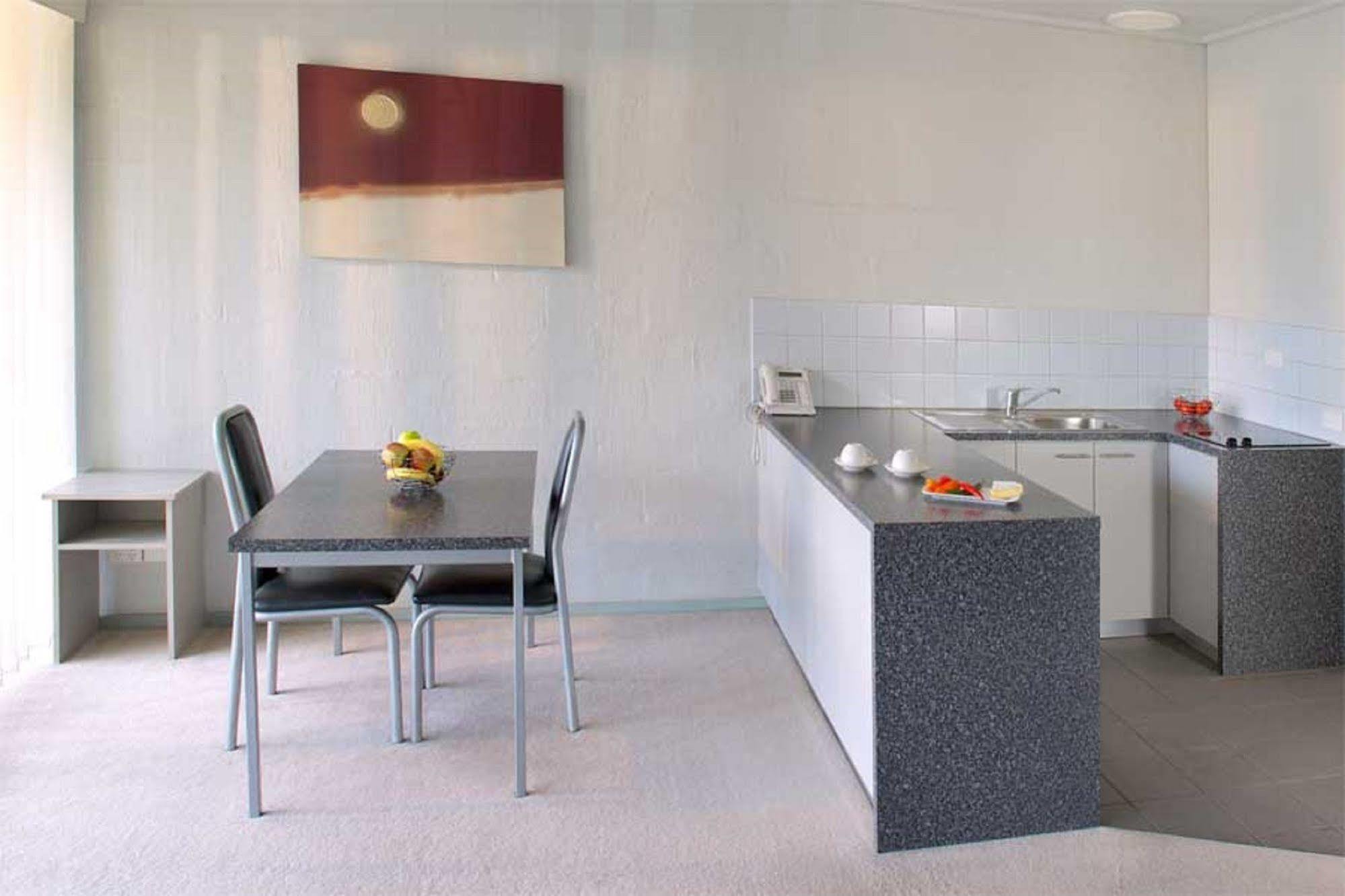 Moonlight Bay Apartments Rye Eksteriør billede