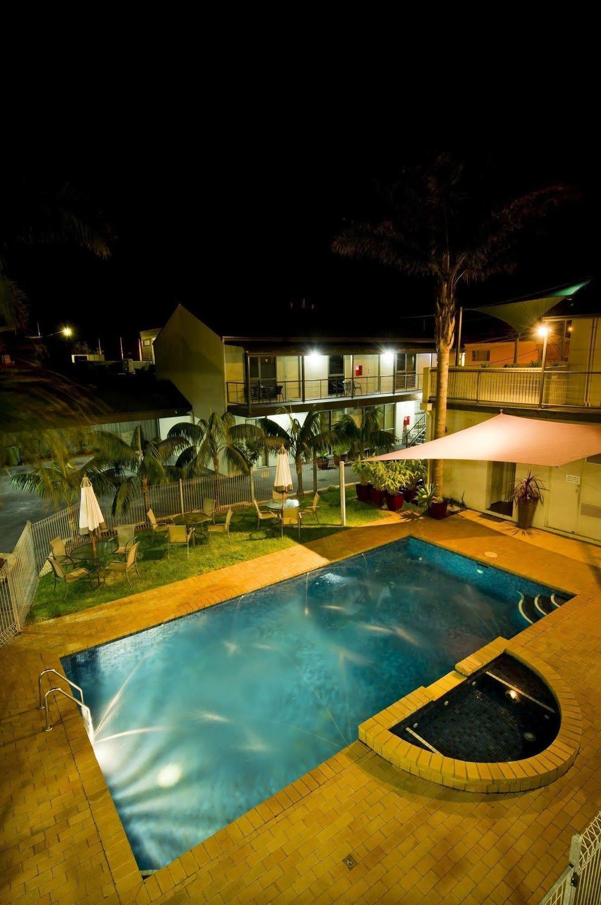 Moonlight Bay Apartments Rye Eksteriør billede